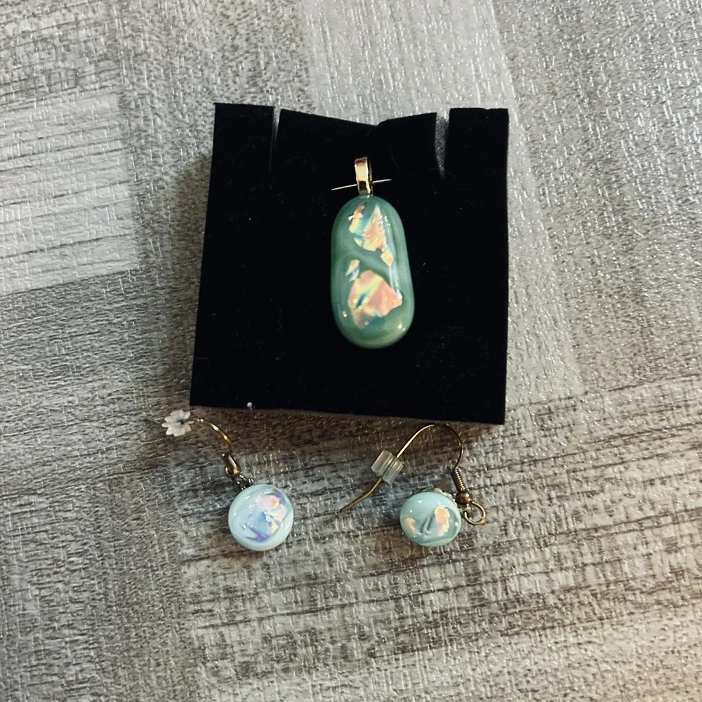 Blue Oval Stone Pendant Necklace & Matching Dangle Earrings Jewelry Set